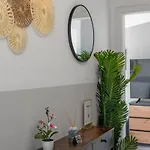 Appartement Dg - Einfach Aber Sehr Komfortabel - Fuer Bis Zu 12 Personen - Gruppen, Messe, Monteure, Studenten - Voll Ausgestattet - 3 Smart-tv 55 Zoll Netflix, 1000 Mbit Wlan, Voll Ausgestattete Kueche *