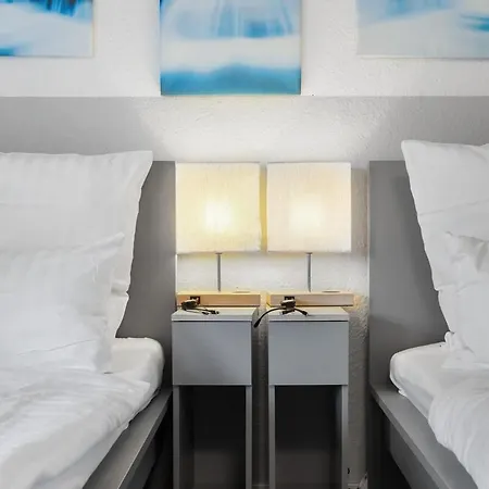 Dg - Einfach Aber Sehr Komfortabel - Fuer Bis Zu 12 Personen - Gruppen, Messe, Monteure, Studenten - Voll Ausgestattet - 3 Smart-tv 55 Zoll Netflix, 1000 Mbit Wlan, Voll Ausgestattete Kueche * Duisburg