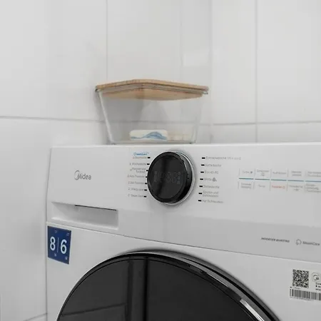 Dg - Einfach Aber Sehr Komfortabel - Für Bis Zu 12 Personen - Gruppen, Messe, Monteure, Studenten - Voll Ausgestattet - 3 Smart-tv 55 Zoll Netflix, 1000 Mbit Wlan, Voll Ausgestattete Küche