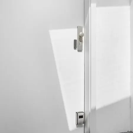 Apartmán Dg - Einfach Aber Sehr Komfortabel - Fuer Bis Zu 12 Personen - Gruppen, Messe, Monteure, Studenten - Voll Ausgestattet - 3 Smart-tv 55 Zoll Netflix, 1000 Mbit Wlan, Voll Ausgestattete Kueche *
