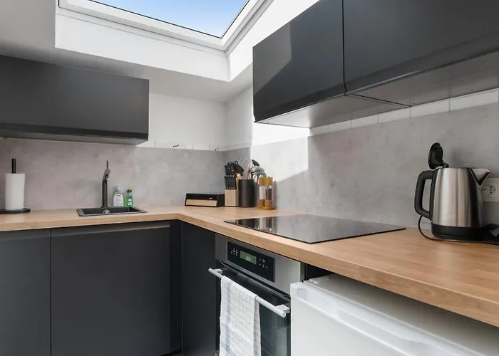 Dg - Einfach Aber Sehr Komfortabel - Fuer Bis Zu 12 Personen - Gruppen, Messe, Monteure, Studenten - Voll Ausgestattet - 3 Smart-tv 55 Zoll Netflix, 1000 Mbit Wlan, Voll Ausgestattete Kueche *