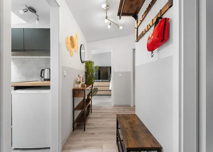 Lejlighed Dg - Einfach Aber Sehr Komfortabel - Fuer Bis Zu 12 Personen - Gruppen, Messe, Monteure, Studenten - Voll Ausgestattet - 3 Smart-tv 55 Zoll Netflix, 1000 Mbit Wlan, Voll Ausgestattete Kueche *