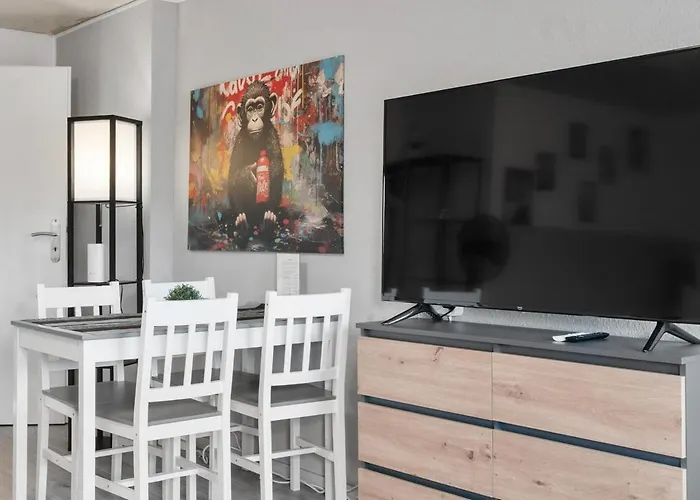 Dg - Einfach Aber Sehr Komfortabel - Fuer Bis Zu 12 Personen - Gruppen, Messe, Monteure, Studenten - Voll Ausgestattet - 3 Smart-tv 55 Zoll Netflix, 1000 Mbit Wlan, Voll Ausgestattete Kueche Lejlighed