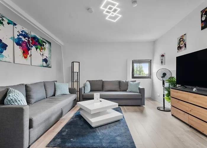 Lejlighed Dg - Einfach Aber Sehr Komfortabel - Fuer Bis Zu 12 Personen - Gruppen, Messe, Monteure, Studenten - Voll Ausgestattet - 3 Smart-tv 55 Zoll Netflix, 1000 Mbit Wlan, Voll Ausgestattete Kueche *